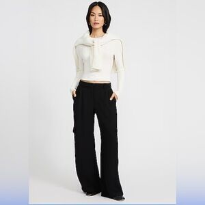 Express Women’s Black Wide-Leg Cargo trouser
